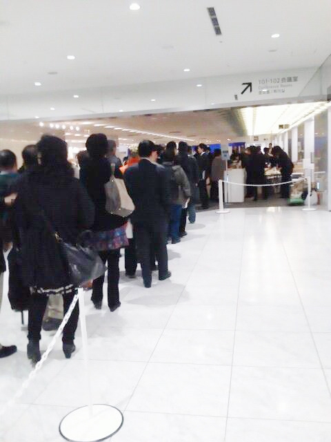 【在留(VISA)許可申請】現在大阪入国管理局は混雑しています。VISA申請はお早めに